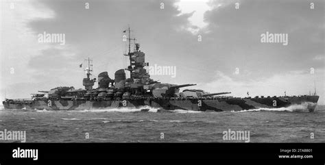 Vittorio Veneto (battleship Stock Photo - Alamy