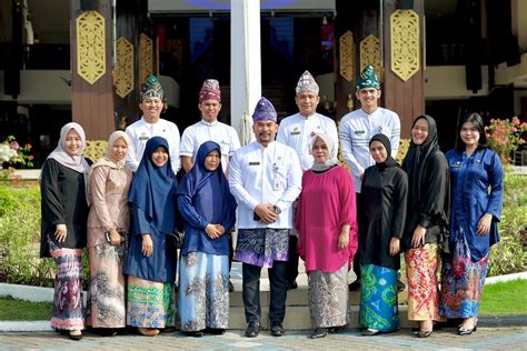 Penggunaan Baju Adat Di Lingkup Pemkot Banjarmasin Dipermanenkan