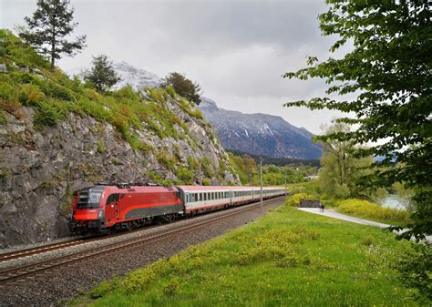 Der neue Railjet der ÖBB 175 Jahre Bahn für Österreich passiert am