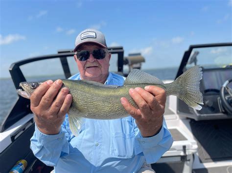 South Dakota Fishing Guide... - South Dakota Fishing Guide