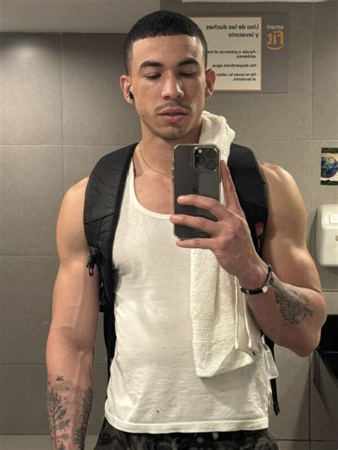 Robert Colmenares Latam Gay Porn Performers