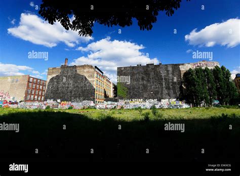 Kreuzberg graffiti hi-res stock photography and images - Alamy