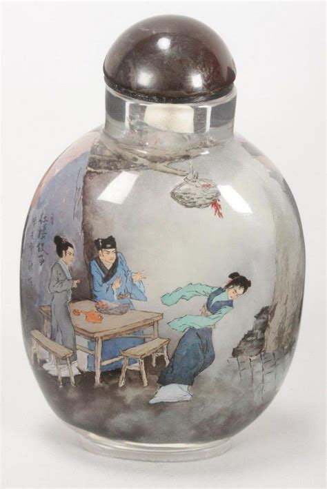 signed chinese  painted snuff bottle  lady scene snuff
