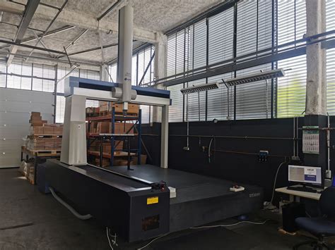 MITUTOYO Crysta Apex C203016 Coordinate Measuring Machine