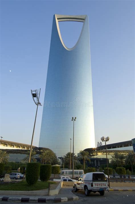 RIYADH - October 21: Al Mamlaka Tower and Surroundings on October 21 ...