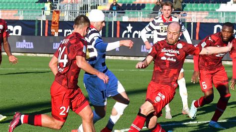 Calcio Serie B Il Venezia Cade Al Penzo Il Sudtirol Vince 3 2 La