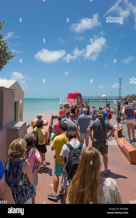 Southernmost point monument key west hi-res stock photography and ...