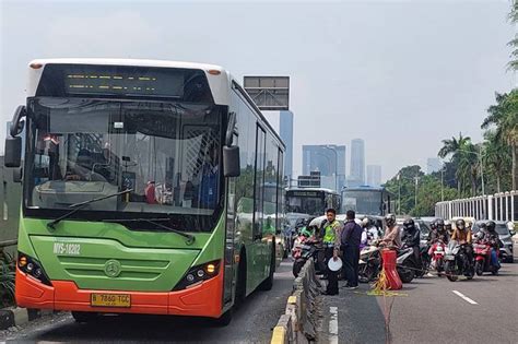 Hindari Demo Di Gedung Dpr Pengendara Diimbau Lewat Jalur Busway