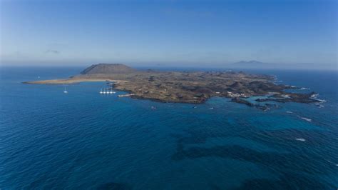 Desde Lanzarote Corralejo E Isla De Lobos Visita Autoguiada Getyourguide