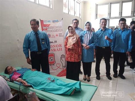 Dibuka Rektor Fh Bersama Dwp Uns Gelar Donor Darah Universitas