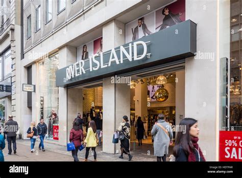 River island store entrance hi-res stock photography and images - Alamy