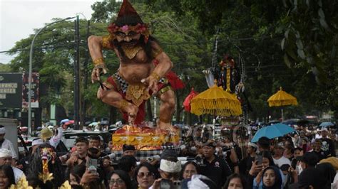 Pawai Budaya Dan Ogoh Ogoh Meriahkan Hari Raya Nyepi Di Cimahi Foto