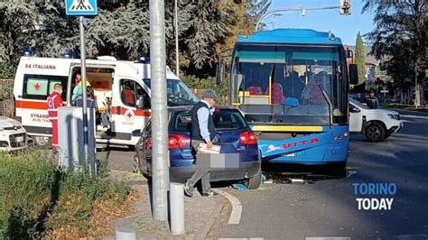 Incidente All Incrocio Tra Via Jervis E Via Pinchia A Ivrea Scontro