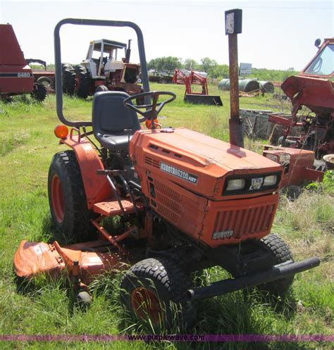 Kubota B6200 HST Lawn Tractor In Vinita OK Item 3688 Sold Purple Wave