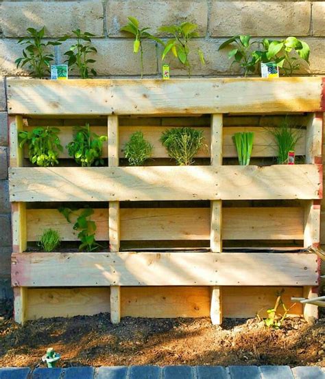 Spectacular Recycled Wood Pallet Garden Ideas