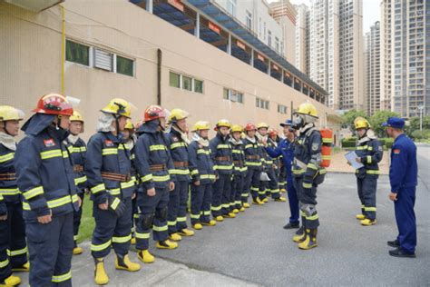 “烈火淬精兵，训练筑安全”—肇庆市消防救援支队开展全员烟热真火轮训人员工作实战