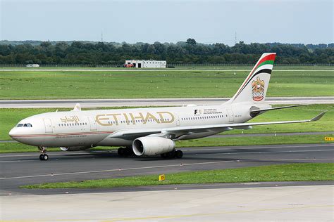 ETIHAD AIRWAYS A6 EYP AIRBUS A330 243 DUS EDDL Eugeni Reguill Flickr