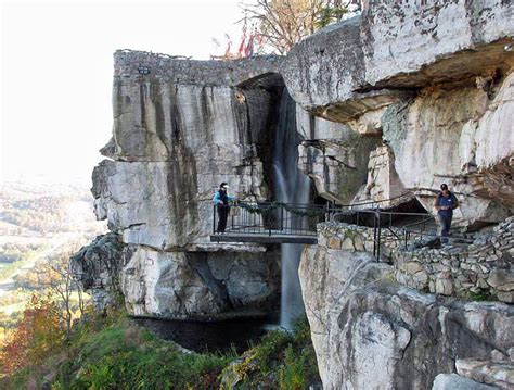 Amazing Lookout Mountain Rock City And Ruby Falls Cave At Tennessee