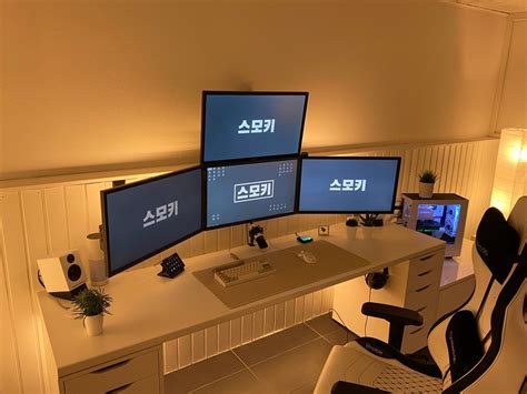 Best White Gaming Setups | Streamous: Tips, Tricks, and Reviews for Streamers and Content Creators