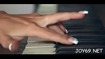 La Atractiva Rubia Miela Se Masturba Con Un Juguete Sexual XVIDEOS