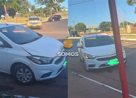 Jornal Somos Carro se envolve em colisão em rotatória da Vila Promissão