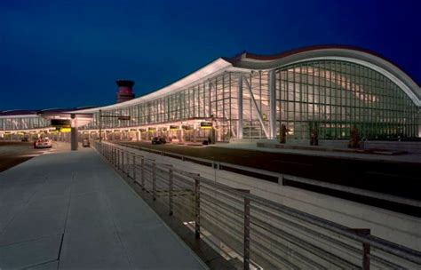 Toronto Pearson International Airport (YYZ) | Toronto