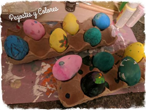 Pegostes Y Colores Huevos De Pascua En Tonos Pastel Con Hueveras