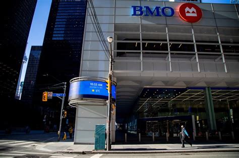 Gewinn der Bank of Montreal sinkt wegen größerer Rücklagen für