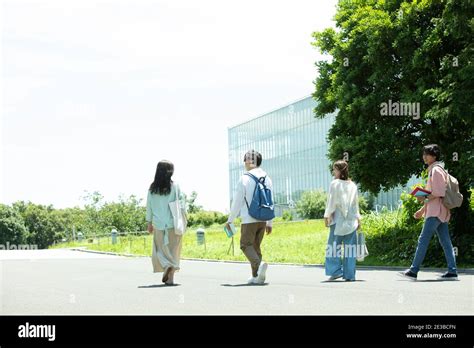 Japanese university students at the campus Stock Photo - Alamy