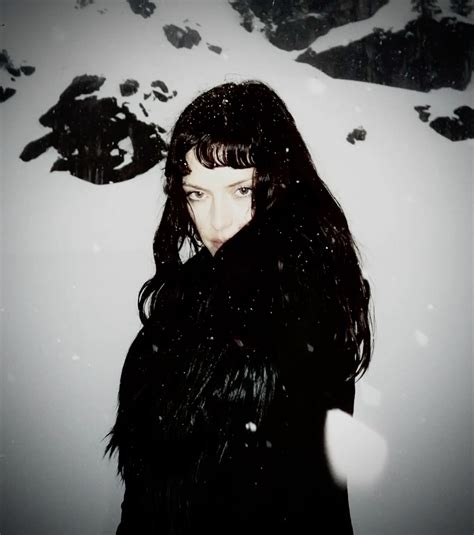 Pin by ⊹₊⋆ épines de roses on ₊˚.⋆ girls in 2025 | María zardoya