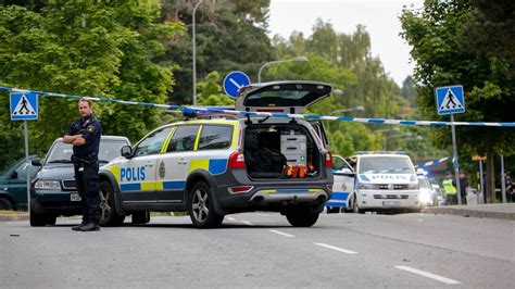 Man Ihjälskjuten Av Polis I Bagarmossen Svt Nyheter