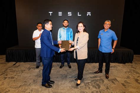 Tesla S Largest Sea Supercharging Station Opens In Malaysia Bays