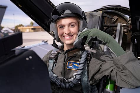 Meet Madison Marsh An Air Force Pilot Who Will Be The First Active