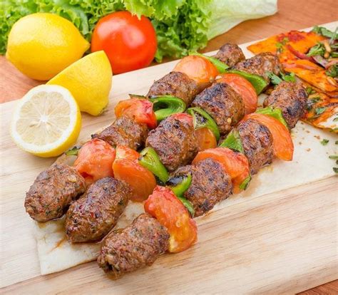 Ile kalorii ma kebab i jak zmniejszyć kaloryczność Izmir Kebab