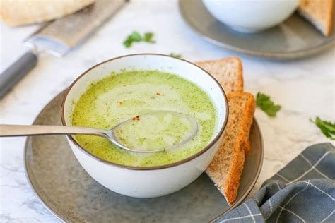 Broccolisoep Met Kaas In Minuten Klaar Lekker En Simpel