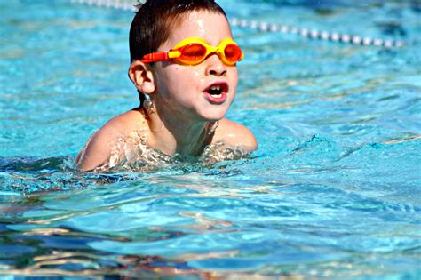 Lécole de Natation Pour les enfants entre 5 et 10 ans CSBJ Natation