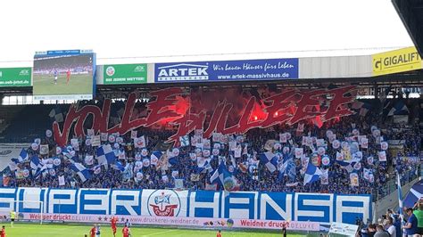 Support Choreo Pyro im Spiel F C Hansa Rostock FC Viktoria Köln