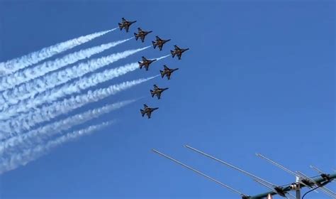 Video Watch As South Koreas Black Eagles Perform Over Sydney