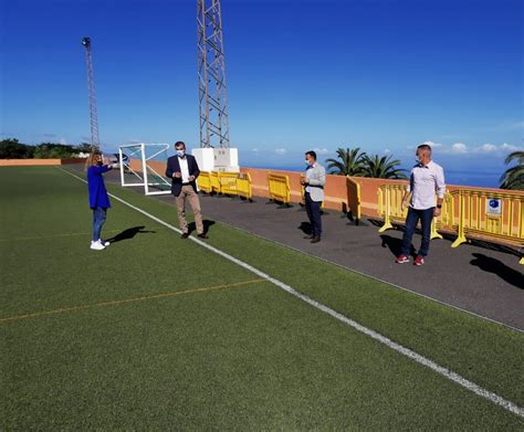 Reposici N Del Vallado En El Campo De F Tbol La Zarza En Icod El Alto