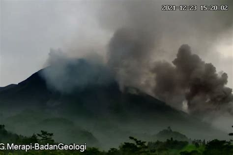 Update Gunung Merapi Kali Gempa Guguran Dalam Sehari Jpnn Jogja