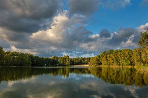 Paisaje Natural Del Lago Alta Definici N El Movimiento De Las Olas En