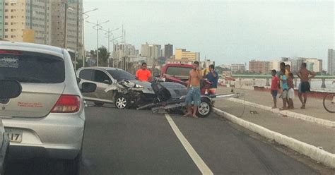 G Acidente Entre Dois Ve Culos Deixa Tr Nsito Lento No Bairro Do