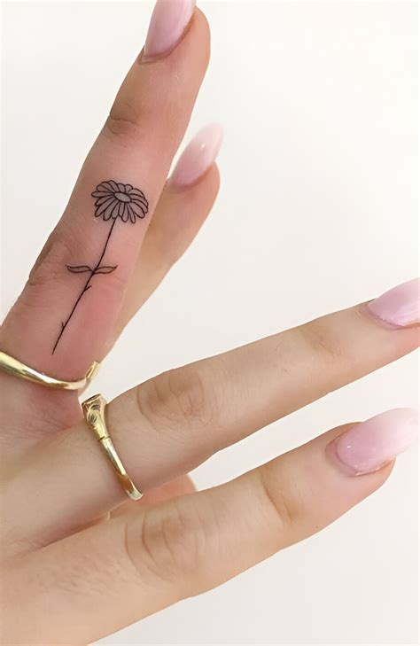 Dainty Finger Tattoos To Bring Out Your Beauty