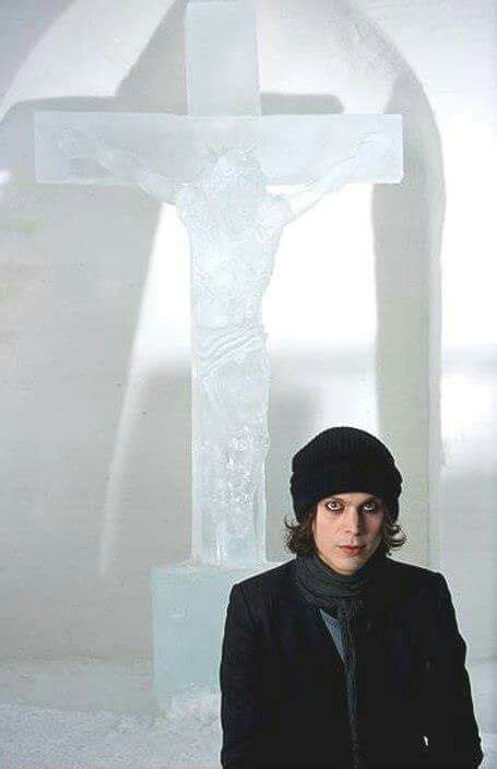 Pin By Makayle Cash On Ville Valo Ville Valo Ville Beautiful