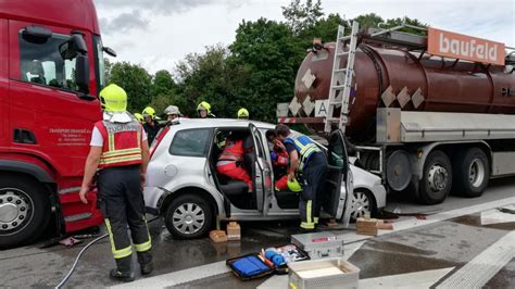 Landsberg Drei Verletzte Bei Unfall Auf Der A Bei Landsberg