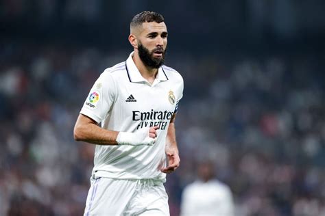 Real Madrid Est Interessado Em Renovar Benzema Mercado Do Futebol