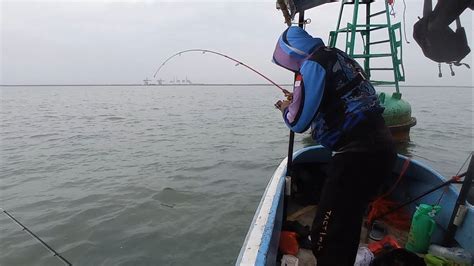 Ikan Masih Rakus Walau Cuaca Tak Mendukung Mancing Di Area Klop Ijo