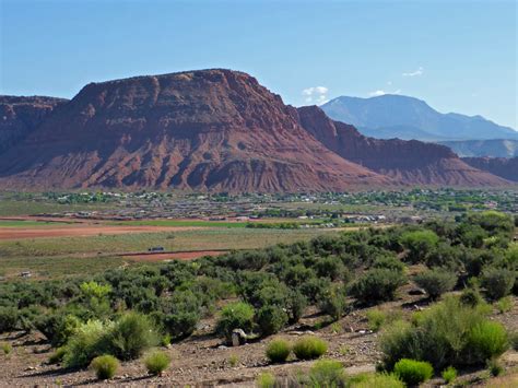 Red Mountains: Santa Clara River Reserve, Utah