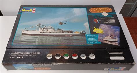 REVELL CALYPSO TOULON JACQUES COUSTEAU KIT