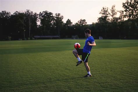 Soccer Juggling: Tips and Drills for Improving Your Game - Soccer ...